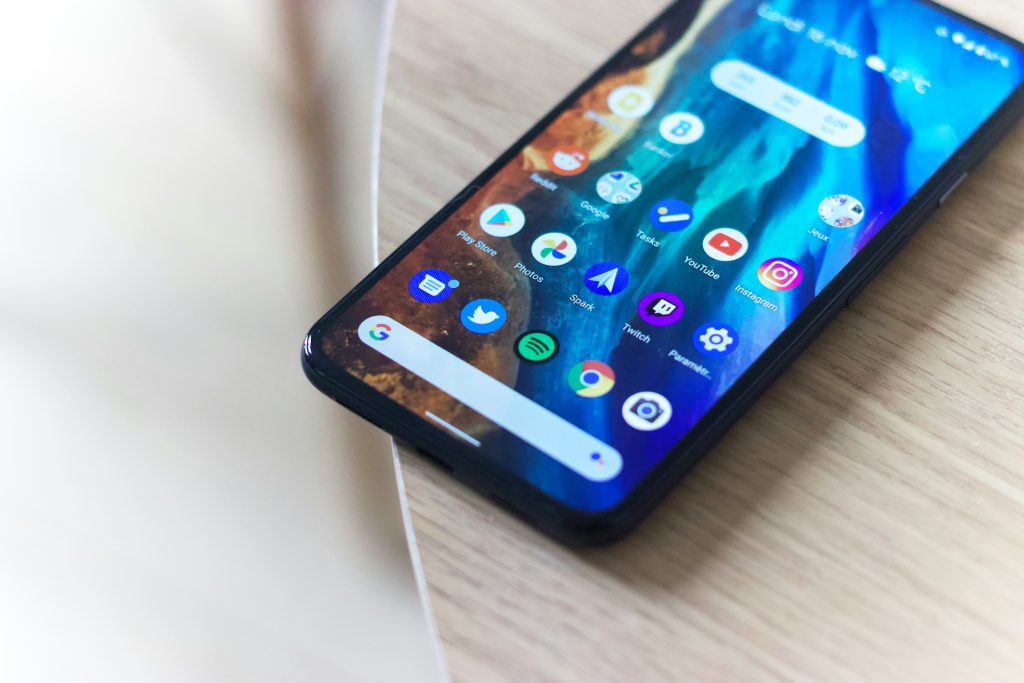 Sådan downloader du Android 14 på din telefon: Guide